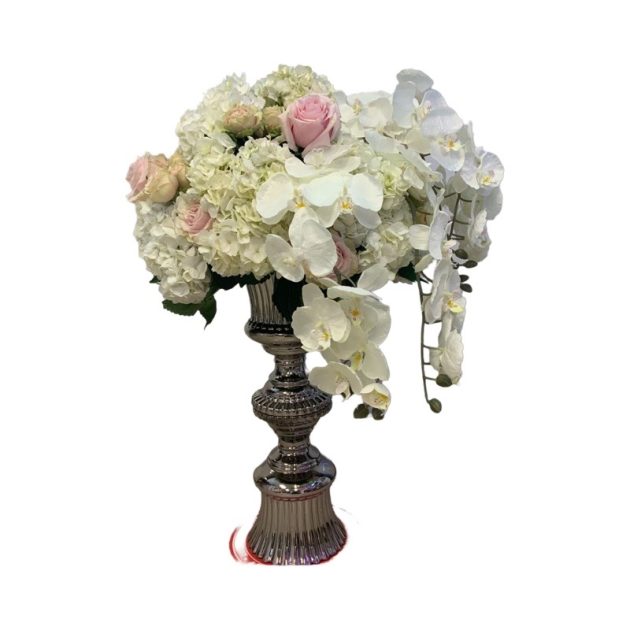 WHITE FLOWERS ARRANGEMENT